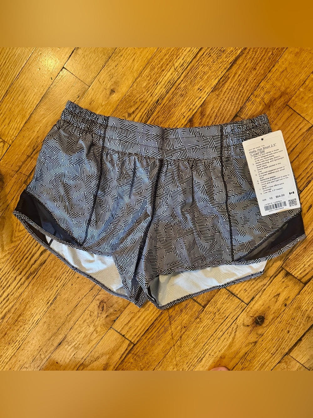 NWT Lululemon Seawheeze Hotty Hot Shorts